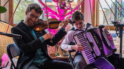 Klezmer Lullaby: A Sweet Melancholy Blend of Yiddish Folk Traditions and Classical Precision